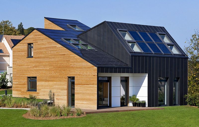 Nutzer von Photovoltaik-Anlagen besitzen ihr eigenes kleines Solar-Kraftwerk auf dem Dach